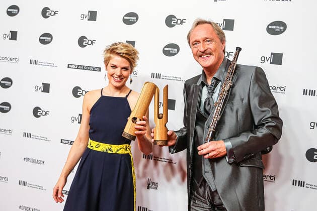 Magdalena Hoffmann und Albrecht Mayer bei der Verleihung des OPUS Klassik Award 2022 im Konzerthaus Berlin am Gendarmenmarkt. OPUS Klassik 2022