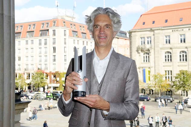 Dominik Wollenweber bei der Verleihung des Opus Klassik 2022 im Konzerthaus am Gendarmenmarkt. Berlin, 09.10.2022