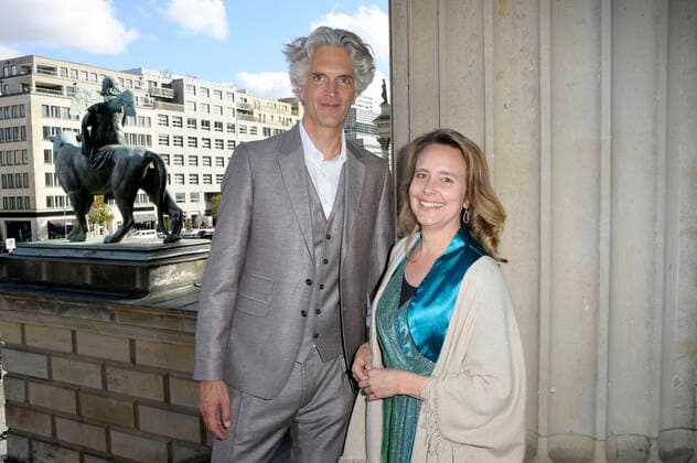 Dominik Wollenweber und Viviane Chassot bei der Verleihung des Opus Klassik 2022 im Konzerthaus am Gendarmenmarkt. Berlin, 09.10.2022