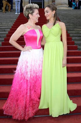 Joyce DiDonato und Lea Desandre bei der Verleihung des Opus Klassik 2022 im Konzerthaus am Gendarmenmarkt. Berlin, 09.10.2022