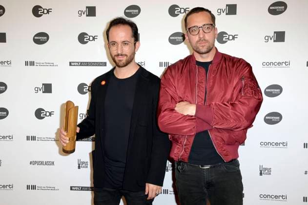 Igor Levit und Danger Dan bei der Verleihung des Opus Klassik 2022 im Konzerthaus am Gendarmenmarkt. Berlin, 09.10.2022 *** Igor Levit and Danger Dan at the Opus Klassik 2022 award ceremony at the Konzerthaus am Gendarmenmarkt Berlin, 09 10 2022 Foto:xF.xKernx xFuturexImage