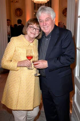 Rolf Zuckowski mit Ehefrau Monika bei der Verleihung des Opus Klassik 2022 im Konzerthaus am Gendarmenmarkt. Berlin, 09.10.2022