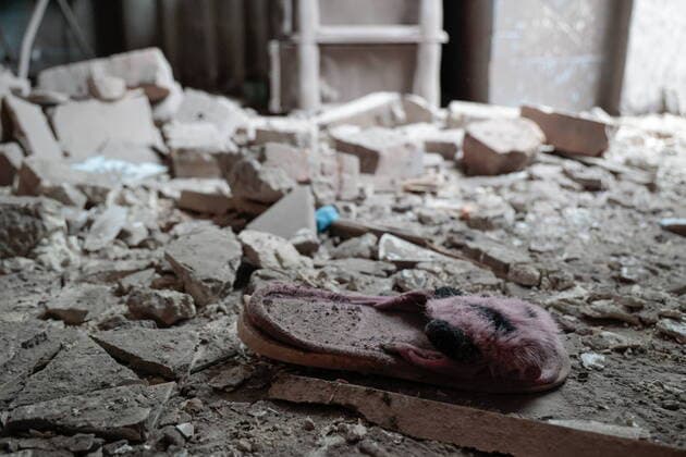News Themen der Woche KW41 News Bilder des Tages Russia. Donetsk. OCTOBER 11, 2022. A house damaged by shellfire from the Ukrainian Armed Forces in Kalininsky District. With tension escalating in Donbass in February, the Russian Armed Forces launched a special military operation in Ukraine in response to appeals for help from the Donetsk and Lugansk People s Republics. Valentin Sprinchak TASS  55288259