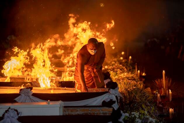 News Themen der Woche KW41 News Bilder des Tages October 11, 2022, Nong Bua Lamphu, Thailand: The cremation for 19 victims of the Uthai Suwan daycare massacre takes place on the grounds of Wat Rat Samakee in Nong Bua Lamphu province, Thailand. An assailant used a combination of guns and knives to kill 35 people in total, with at least 22 child victims at the day care center, before killing his wife and son and then committing suicide, bringing the total body count to 38. Thailand - ZUMAt128 20221011_zap_t128_029 Copyright: xAdryelxTalamantesx