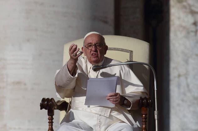 News Themen der Woche KW41 News Bilder des Tages October 12 2022 - POPE FRANCIS during his wednesday General Audience in St. Peter s Square at the Vatican. EvandroInetti_via ZUMA Wire Vatican City State - ZUMAi15_ 20221012_zaf_i15_022 Copyright: xEvandroxInettix