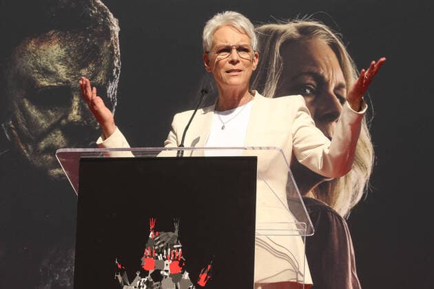 Bilder des Jahres 2022, Entertainment 10 Oktober Entertainment Themen der Woche KW41 Entertainment Bilder des Tages HOLLYWOOD, CA - OCTOBER 12: Jamie Lee Curtis Halloween Ends Hand and Footprint Ceremony at The TCL Chinese Theater in Hollywood, California on October 12, 2022. Copyright: xFayexSadoux