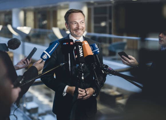 Bilder des Jahres 2022, News 10 Oktober News Themen der Woche KW41 News Bilder des Tages Bundesfinanzminister Christian Lindner (FDP) im Rahmen eines Pressegespraechs am Rande der IWF Herbsttagung. Washington, 12.10.2022. Washington Vereinigte Staaten von Amerika *** German Finance Minister Christian Lindner FDP at a press briefing on the sidelines of the IMF Fall Meetings Washington, 12 10 2022 Washington United States of America Copyright: xXanderxHeinl photothek.dex