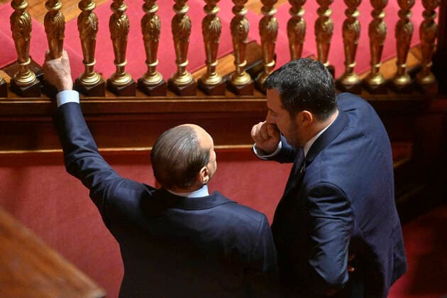News Themen der Woche KW41 October 13, 2022, ROME, ITALY: Leader of the Italian right-wing party Forza Italia (FI), Silvio Berlusconi (L) talks with the leader of the Italian right-wing Lega (League) party, Matteo Salvini (R) during the vote for the new president of the Senate following the general elections, on October 13, 2022. - Italian Senators and Deputies meet for the first time October 13, 2022, since elections to elect the new Presidents of the Parliament and the Senate. ANSA ALESSANDRO DI MEO ROME ITALY - ZUMAa110 20221013_zaf_a110_033 Copyright: xAlessandroxDixMeox