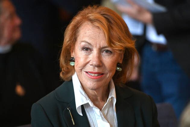 Gaby DOHM (Schauspielerin), Einzelbild,angeschnittenes Einzelmotiv,Portraet,Portrait,Porträt. Verleihung Bayerischer Verdienstorden im Antiquarium der Muenchner Residenz am 13.10.2022.