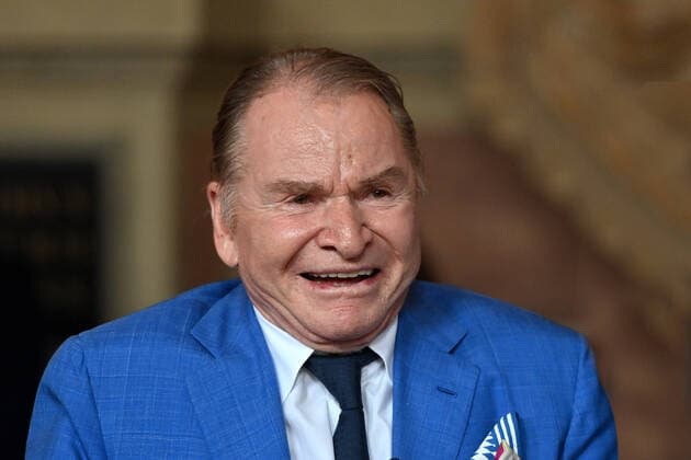 Fritz WEPPER (Schauspieler), lacht,lachen,lachend,optimistisch,gutgelaunt. Einzelbild,angeschnittenes Einzelmotiv,Portraet,Portrait,Porträt. Verleihung Bayerischer Verdienstorden im Antiquarium der Muenchner Residenz am 13.10.2022.