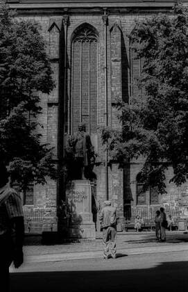 Kirche St. Thomas DDR, Leipzig, 06.06.1989, Bach-Denkmal vor der Südseite der Thomaskirche, Â *** Church St Thomas GDR, Leipzig, 06 06 1989, Bach monument in front of the south side of the Thomaskirche, Â