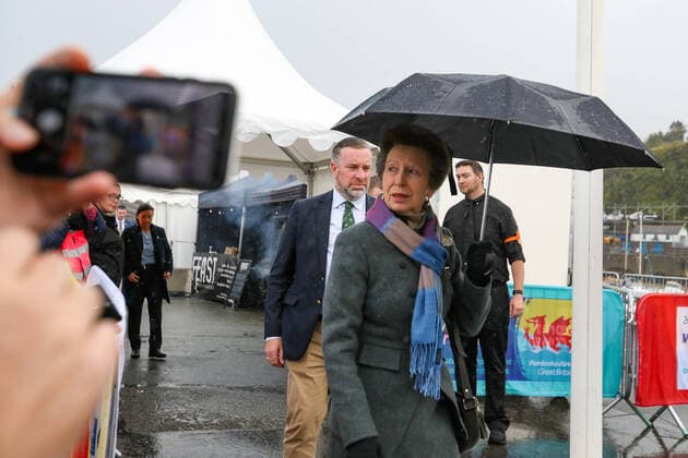 Bilder des Jahres 2022, Entertainment 10 Oktober Entertainment Themen der Woche KW41 Entertainment Bilder des Tages Princess Anne visits Saundersfoot in Wales to unveil a plaque on the new coastal Schooner Free Spirit Featuring: Princess Anne Where: Saundersfoot, Wales, United Kingdom When: 14 Oct 2022 Credit: Joann Randles Cover Images Copyright: xx 52073280 EDITORIAL USE ONLY. NOT FOR USE BY NEWSPAPERS BASED IN THE UK.