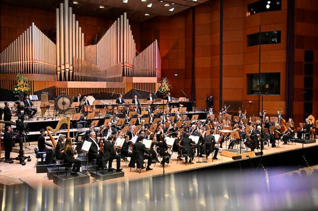 2. Philharmonisches Konzert zum 100. Geburtstag der Staatsphilharmonie Nürnberg in der Meistersingerhalle. Nürnberg, 15.10.2022