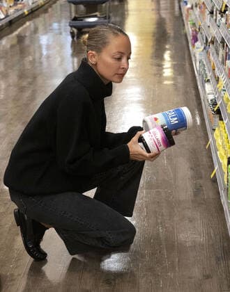 Nicole Richie stocks up on NeoCell Collagen and Natural Vitality CALM Magnesium supplements on a recent shopping trip in LA. Featuring: Nicole Richie Where: Los Angeles, California, United States When: 11 Oct 2022 Credit: Michael Simon startraksphoto.com Cover Images Copyright: xx 52080652 EDITORIAL USE ONLY. NOT FOR USE BY NEWSPAPERS BASED IN THE UK.