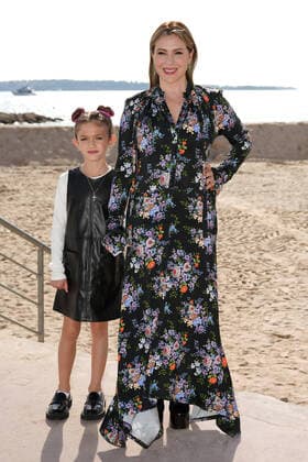 Bilder des Jahres 2022, Entertainment 10 Oktober Entertainment Bilder des Tages Alyssa Milano and her daughter Elizabella Dylan Bugliari attending the - The Hollywood Reporter Women In Global Entertainment Lunch - Photocall - Mipcom 2022 in Cannes on October 17, 2022, France. 285171 2022-10-17 Cannes France Milano, Alyssa  Copyright: xMPPx STAR_285171_003