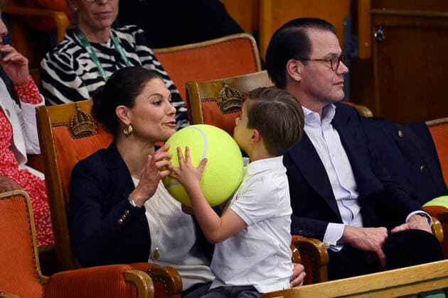 STOCKHOLM 20221018 Crown Princess Victoria, Prince Oscar and Prince Daniel in the audience during the tennis match between Swedens Mikael Ymer and Frances Quentin Halys in the Stockholm Open on Tuesday Stockholm Sweden x10040x,  Copyright: xAndersxWiklund TTx STOCKHOLM OPEN