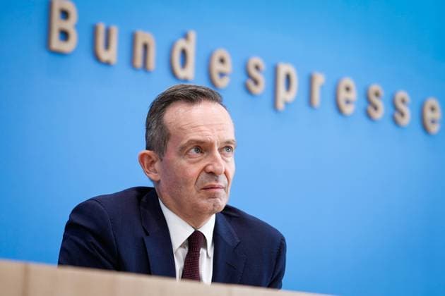 Bundespressekonferenz Vorstellung des Masterplans Ladeinfrastruktur Aktuell,19.10.2022,Berlin,Bundesminister fuer Digitales und Verkehr Dr. Volker Wissing im Portrait bei der Bundespressekonferenz zum Thema Vorstellung des Masterplans Ladeinfrastruktur Berlin Berlin Deutschland *** Federal Press Conference Presentation of the Master Plan Charging Infrastructure News,19 10 2022,Berlin,Federal Minister for Digital Affairs and Transport Dr Volker Wissing in portrait at the Federal Press Conference on the topic Presentation of the Master Plan Charging Infrastructure Berlin Berlin Germany