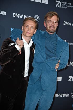 Matthias Schweighöfer, Joko Winterscheidt bei der Preisverleihung Blauer Panther TV & Streaming Award in der BMW-Welt in München am 19.10.2022