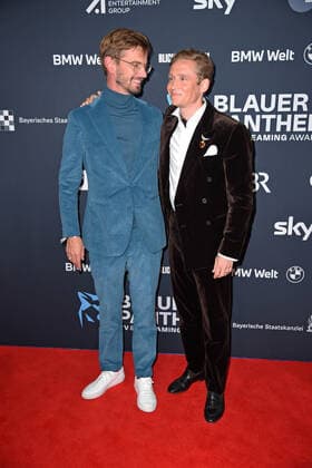 Matthias Schweighöfer, Joko Winterscheidt bei der Preisverleihung Blauer Panther TV & Streaming Award in der BMW-Welt in München am 19.10.2022