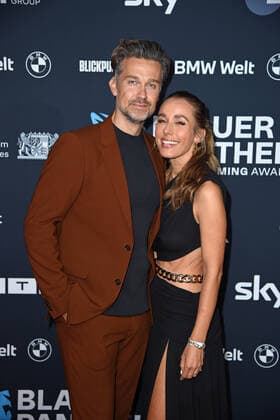 Annemarie Carpendale mit Ehemann Wayne Carpendale bei der Preisverleihung Blauer Panther TV & Streaming Award in der BMW-Welt in München am 19.10.2022