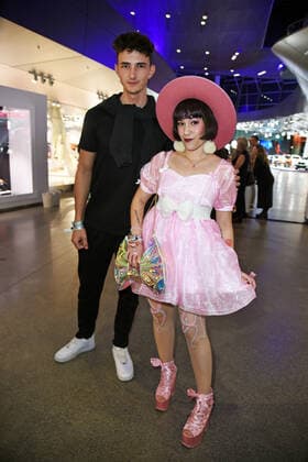 Nathan Goldblat, Melissa Lee bei der Preisverleihung Blauer Panther TV & Streaming Award in der BMW-Welt in München am 19.10.2022