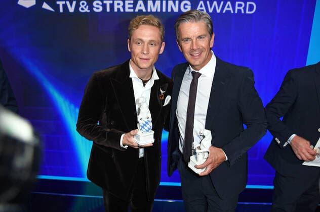 Matthias Schweighöfer, Markus Lanz bei der Preisverleihung Blauer Panther TV & Streaming Award in der BMW-Welt in München am 19.10.2022