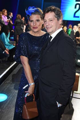 Elena Uhlig mit Ehemann Fritz Karl bei der Preisverleihung Blauer Panther TV & Streaming Award in der BMW-Welt in München am 19.10.2022