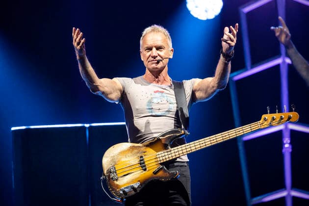 Bilder des Jahres 2022, Entertainment 10 Oktober Sting live in Oslo, Norway Oslo, Norway. 19th, October 2022. The English musician, singer and songwriter Sting performs a live concert at Oslo Spektrum in Oslo. Oslo Norway Oslo Spektrum  Copyright: xGonzalesxPhoto TerjexDokkenx