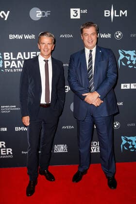 Preisverleihung Blauer Panther TV & Streaming Award in München Markus Lanz und Markus Söder auf dem roten Teppich bei der Verleihung des Blauen Panther - Bayerischer Fernsehpreis in der BMW Welt in München. Copyright: xEventpressxGolejewskix