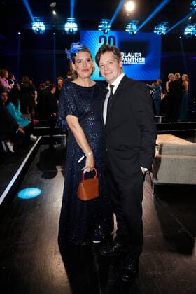 Preisverleihung Blauer Panther TV & Streaming Award in München Elena Uhlig mit Ehemann Fritz Karl nach der Verleihung des Blauen Panther - Bayerischer Fernsehpreis in der BMW Welt in München. Copyright: xEventpressxGolejewskix