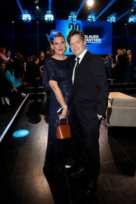 Preisverleihung Blauer Panther TV & Streaming Award in München Elena Uhlig mit Ehemann Fritz Karl nach der Verleihung des Blauen Panther - Bayerischer Fernsehpreis in der BMW Welt in München. Copyright: xEventpressxGolejewskix