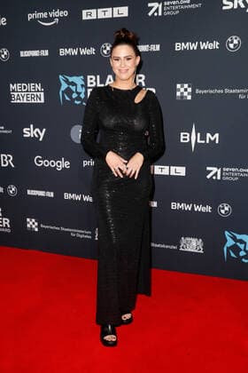 Preisverleihung Blauer Panther TV & Streaming Award in München Salwa Houmsi auf dem roten Teppich bei der Verleihung des Blauen Panther - Bayerischer Fernsehpreis in der BMW Welt in München. Copyright: xEventpressxGolejewskix