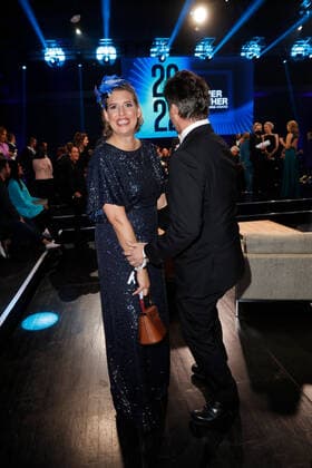 Preisverleihung Blauer Panther TV & Streaming Award in München Elena Uhlig mit Ehemann Fritz Karl nach der Verleihung des Blauen Panther - Bayerischer Fernsehpreis in der BMW Welt in München. Copyright: xEventpressxGolejewskix