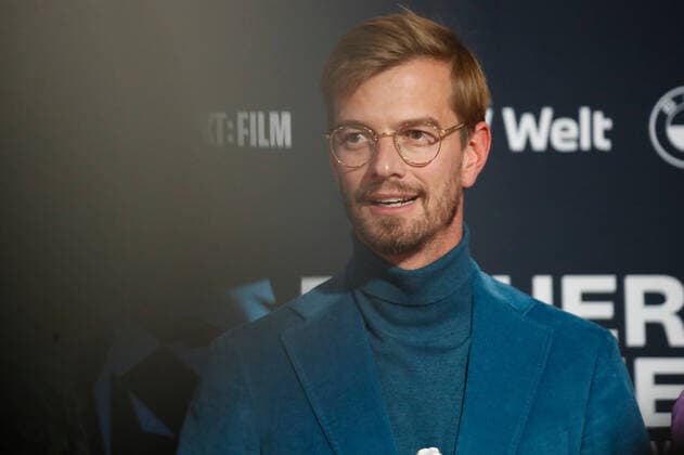 Preisverleihung Blauer Panther TV & Streaming Award in München Preisträger Joko Winterscheidt bei der Verleihung des Blauen Panther - Bayerischer Fernsehpreis in der BMW Welt in München. Copyright: xEventpressxGolejewskix