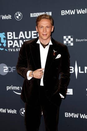 Preisverleihung Blauer Panther TV & Streaming Award in München Matthias Schweighöfer auf dem roten Teppich bei der Verleihung des Blauen Panther - Bayerischer Fernsehpreis in der BMW Welt in München. Copyright: xEventpressxGolejewskix