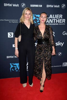 Alina Tomnikov und Sina Tkotsch bei der Verleihung vom Blauer Panther - TV & Streaming Award 2022 in der BMW Welt. München, 19.10.2022
