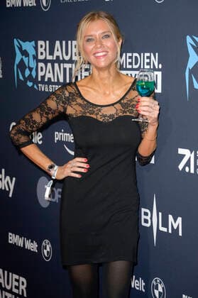 Laura Karasek bei der Verleihung vom Blauer Panther - TV & Streaming Award 2022 in der BMW Welt. München, 19.10.2022
