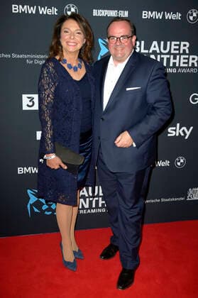 Uschi Dämmrich von Luttitz und Clemens Baumgärtner bei der Verleihung vom Blauer Panther - TV & Streaming Award 2022 in der BMW Welt. München, 19.10.2022