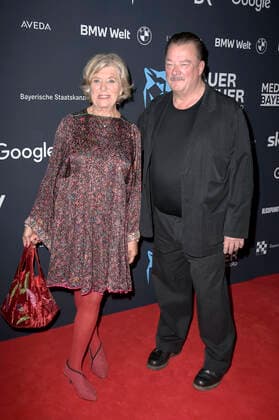 Jutta Speidel und Peter Kurth bei der Verleihung vom Blauer Panther - TV & Streaming Award 2022 in der BMW Welt. München, 19.10.2022