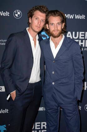 Benji Bergmann und Jono Bergmann bei der Verleihung vom Blauer Panther - TV & Streaming Award 2022 in der BMW Welt. München, 19.10.2022