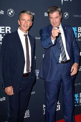 Markus Lanz und Markus Söder bei der Verleihung vom Blauer Panther - TV & Streaming Award 2022 in der BMW Welt. München, 19.10.2022
