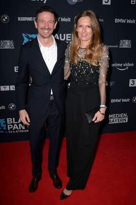 Oliver Berben mit Ehefrau Katrin Kraus bei der Verleihung vom Blauer Panther - TV & Streaming Award 2022 in der BMW Welt. München, 19.10.2022