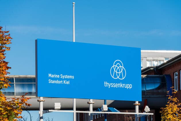 Schild Marine System Standort Kiel der Marineschiffbau Firma ThyssenKrupp *** Shield Marine System Location Kiel of the naval shipbuilding company ThyssenKrupp