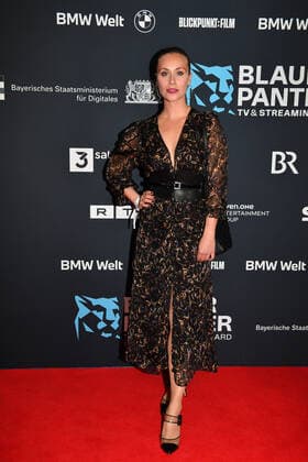 Sina Tkotsch Verleihung Blauer Panther - TV & Streaming Award 2022 Ehrung, Auszeichnung, Preis BMW Welt München 19. Oktober 2022