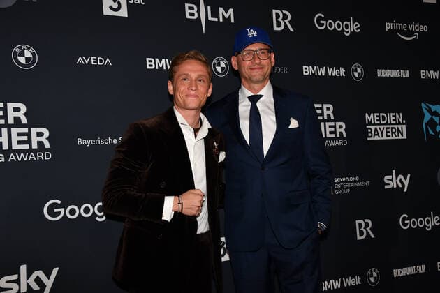 Frank Kusche, Matthias Schweighöfer Verleihung Blauer Panther - TV & Streaming Award 2022 Ehrung, Auszeichnung, Preis BMW Welt München 19. Oktober 2022