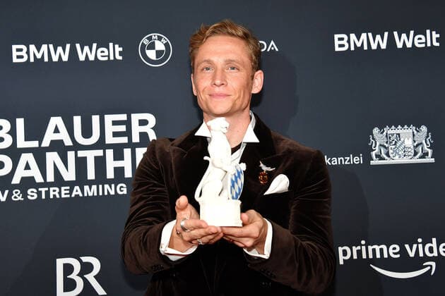 Matthias Schweighoefer bei der Blaue Panther - TV & Streaming Award 2022 Verleihung (ehemals Bayerischer Fernsehpreis) am 19.10.2022 in München Blauer Panther - TV & Streaming Award 2022 Verleihung in Muenchen