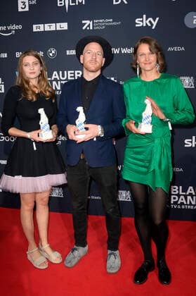 Annette Kammerer, Jan Vollmer und Nadja Mitzkat bei der Verleihung vom Blauer Panther - TV & Streaming Award 2022 in der BMW Welt. München, 19.10.2022