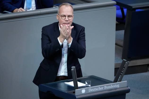 63. Bundestagssitzung und Debatte in Berlin Aktuell,20.10.2022 Berlin, Dr. Matthias Miersch von der Partei SPD im Portrait bei seiner Rede zur Debatte Aussprache zum Europaeischen Rat bei der 63. Sitzung des Deutschen Bundestag in Berlin Berlin Berlin Deutschland *** 63 Bundestag session and debate in Berlin News,20 10 2022 Berlin, Dr Matthias Miersch of the party SPD in portrait during his speech on the debate debate on the European Council at the 63 session of the German Bundestag in Berlin Berlin Germany