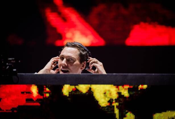 2022-10-22 22:39:27 AMSTERDAM - Tiesto performs during Amsterdam Music Festival, which takes place in the Johan Cruijff ArenA during ADE. ANP MARCO DE SWART netherlands out - belgium out