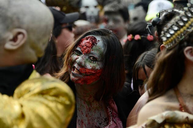 15th Annual Zombie Walk in Mexico October 22, Mexico City, Mexico: A participant walks during the 15th anniversary march of the annual Zombie Walk at Revolution Monumento. on October 22, 2022 in Mexico City, Mexico. (Photo by Carlos Tischler Eyepix Group) Copyright: xCarlosxTischler EyepixxGroupx CT_22102022_79434